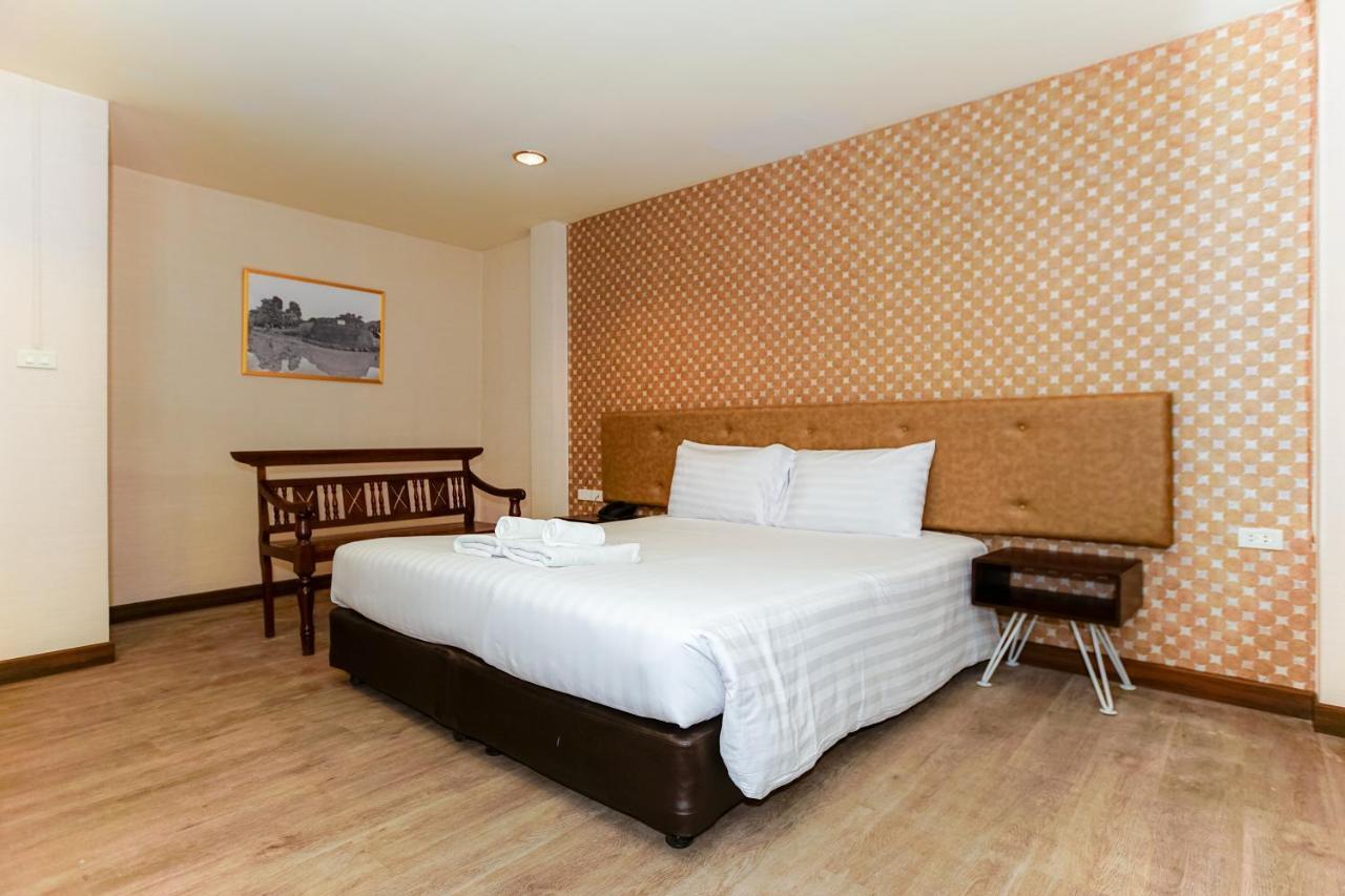 Parasol Inn Chiang Mai Old City Hotel Extérieur photo