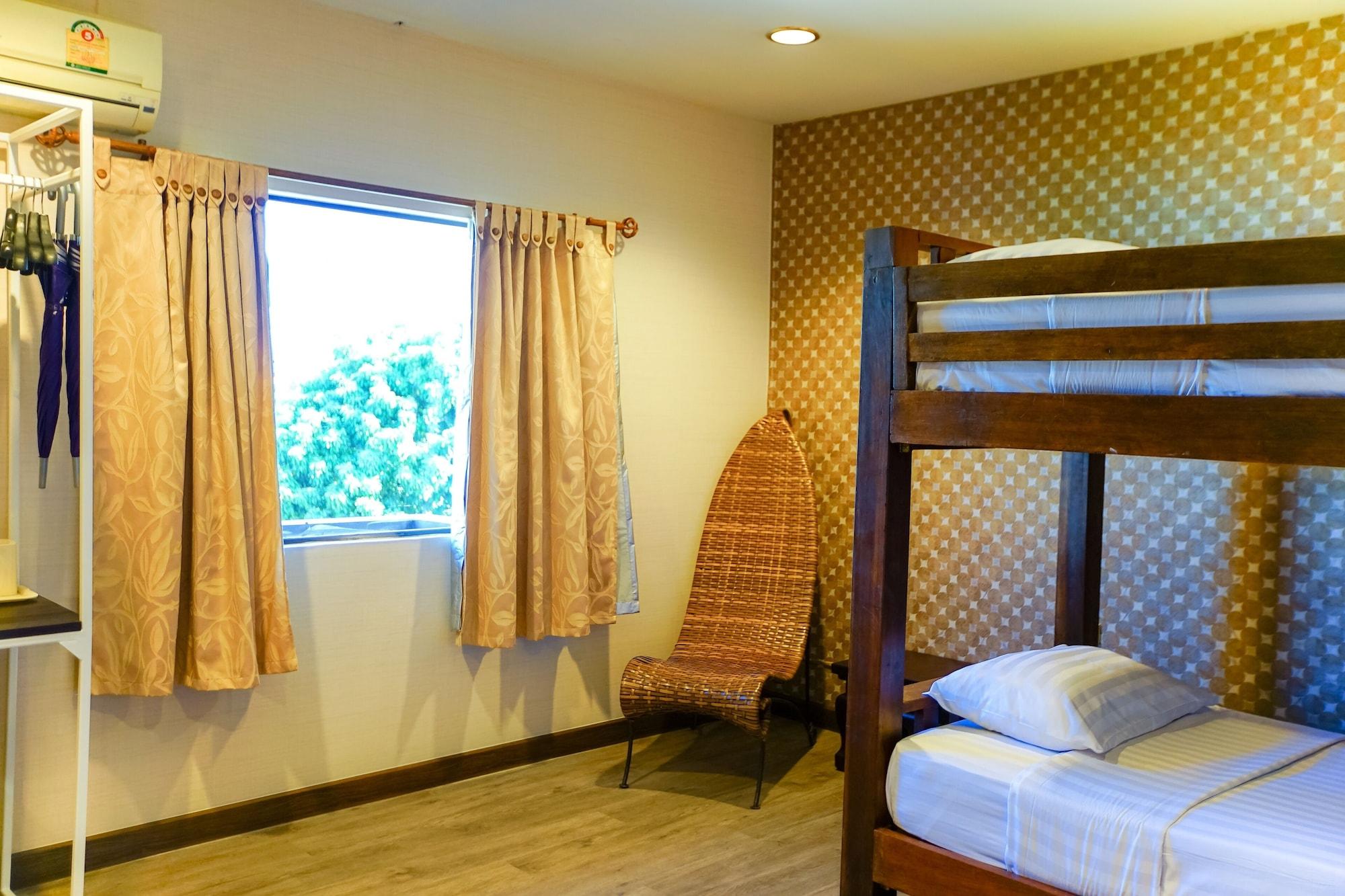 Parasol Inn Chiang Mai Old City Hotel Extérieur photo