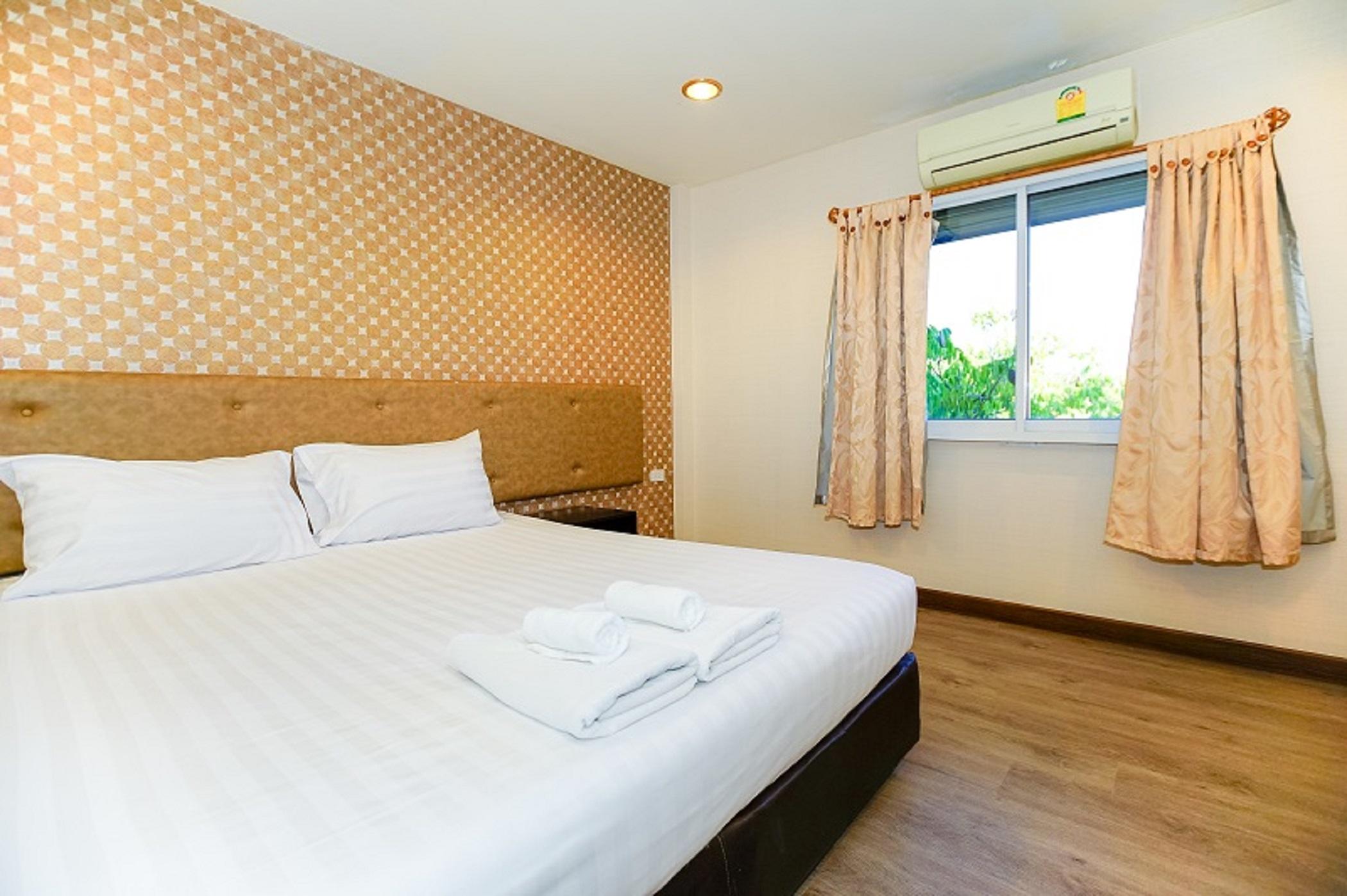 Parasol Inn Chiang Mai Old City Hotel Extérieur photo